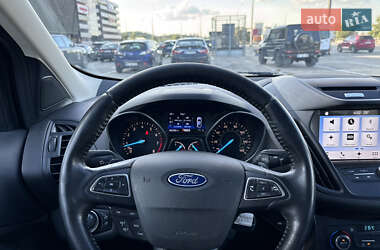 Позашляховик / Кросовер Ford Escape 2016 в 