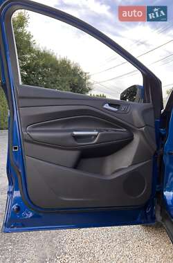 Внедорожник / Кроссовер Ford Escape 2018 в 