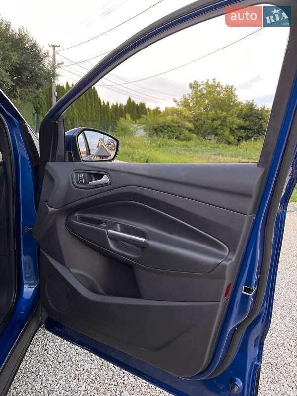 Внедорожник / Кроссовер Ford Escape 2018 в Львове