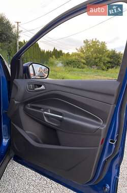 Внедорожник / Кроссовер Ford Escape 2018 в 