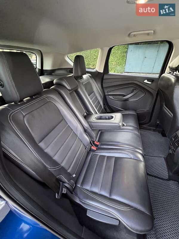 Внедорожник / Кроссовер Ford Escape 2018 в Львове
