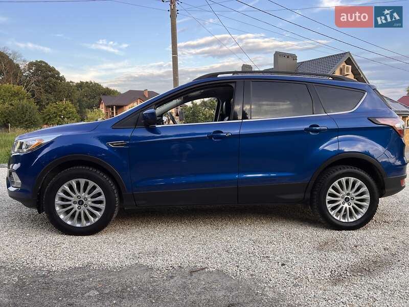 Внедорожник / Кроссовер Ford Escape 2018 в Львове