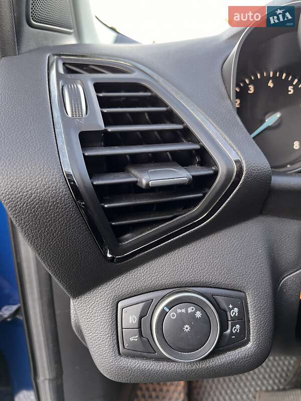 Внедорожник / Кроссовер Ford Escape 2018 в Львове