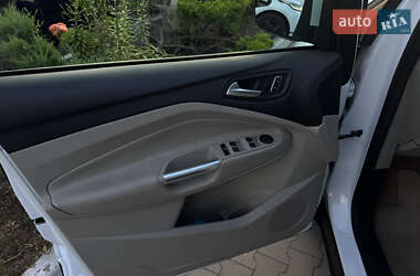 Внедорожник / Кроссовер Ford Escape 2013 в 
