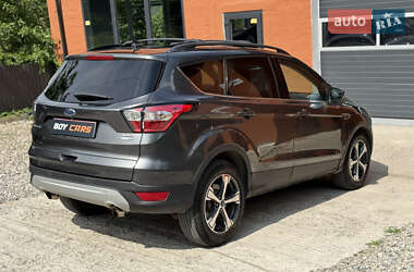 Внедорожник / Кроссовер Ford Escape 2018 в 