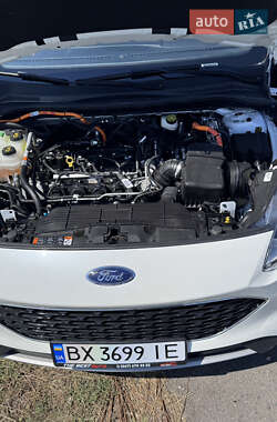 Внедорожник / Кроссовер Ford Escape 2021 в 