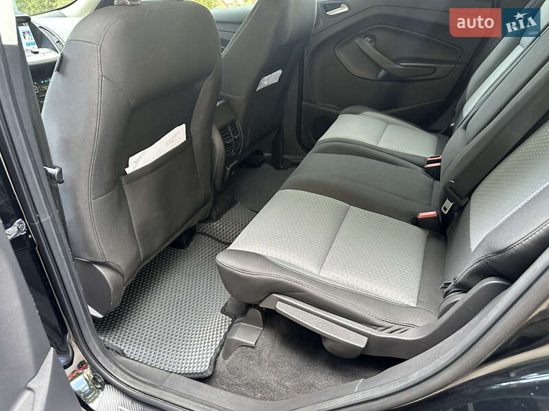 Внедорожник / Кроссовер Ford Escape 2016 в Днепре