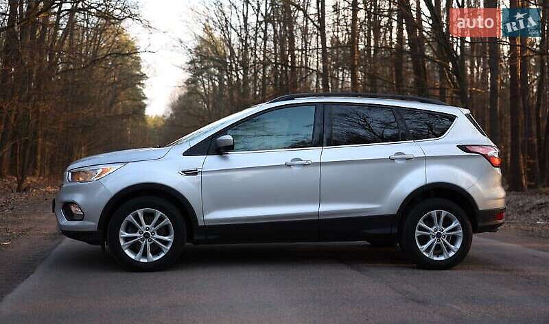 Внедорожник / Кроссовер Ford Escape 2018 в Ивано-Франковске
