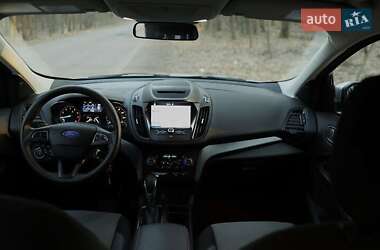 Позашляховик / Кросовер Ford Escape 2018 в 