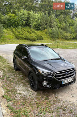 Позашляховик / Кросовер Ford Escape 2016 в 