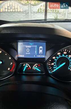 Внедорожник / Кроссовер Ford Escape 2015 в 