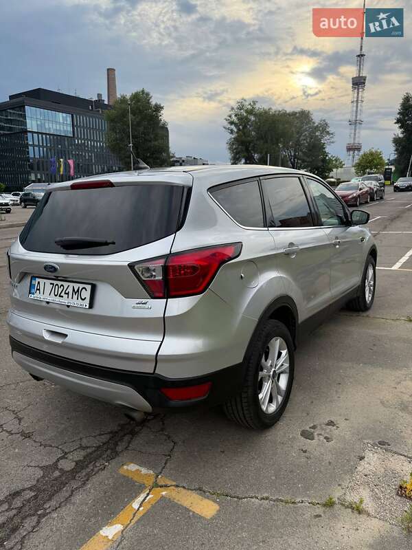 Внедорожник / Кроссовер Ford Escape 2018 в Броварах