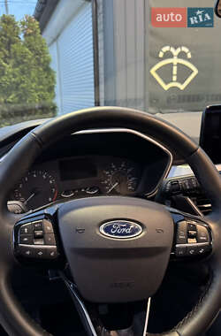 Внедорожник / Кроссовер Ford Escape 2022 в 