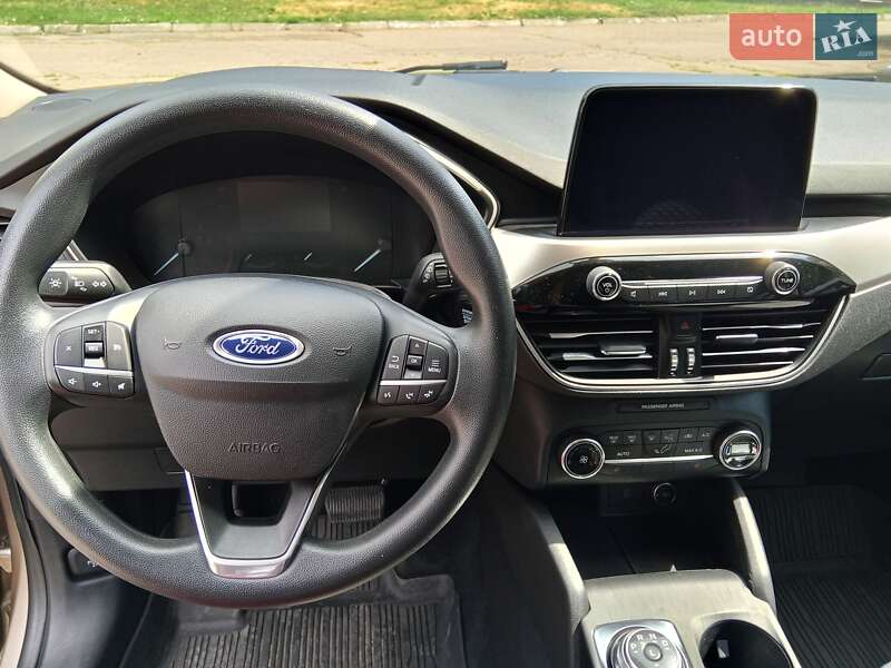 Позашляховик / Кросовер Ford Escape 2019 в Черкасах