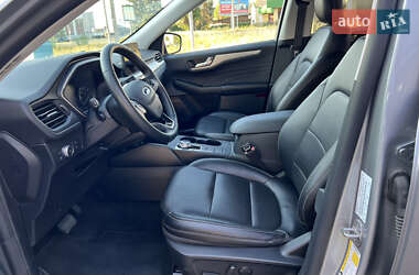 Внедорожник / Кроссовер Ford Escape 2021 в 