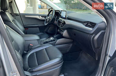 Внедорожник / Кроссовер Ford Escape 2021 в 
