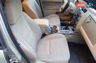Позашляховик / Кросовер Ford Escape 2011 в 