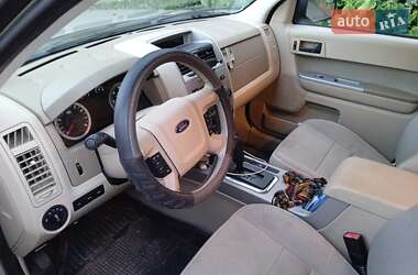 Позашляховик / Кросовер Ford Escape 2011 в 