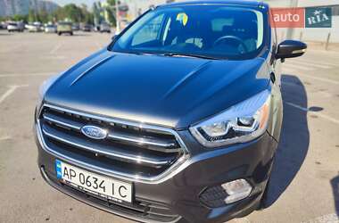 Внедорожник / Кроссовер Ford Escape 2017 в 