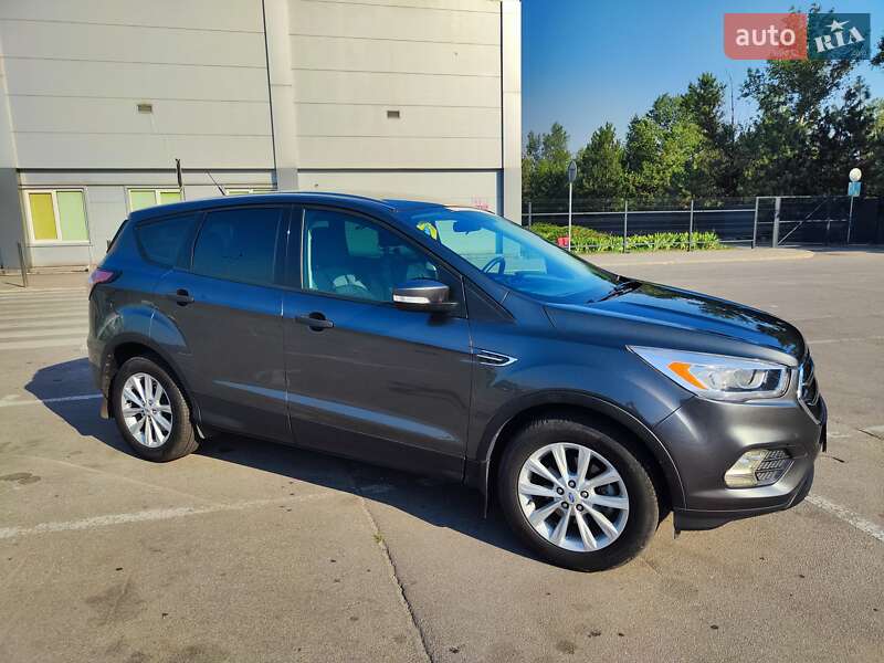 Позашляховик / Кросовер Ford Escape 2017 в Запоріжжі