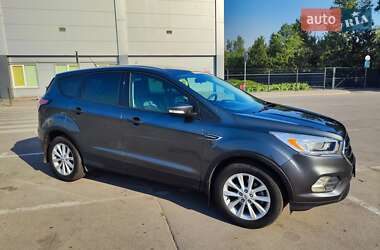 Внедорожник / Кроссовер Ford Escape 2017 в 