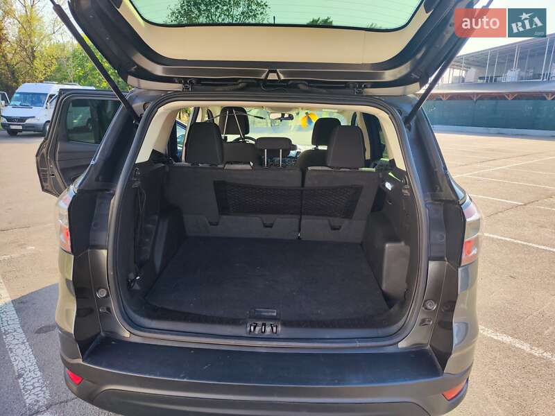 Позашляховик / Кросовер Ford Escape 2017 в Запоріжжі