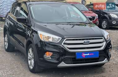 Внедорожник / Кроссовер Ford Escape 2018 в 