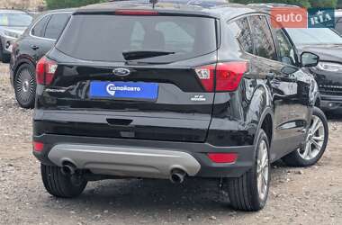 Внедорожник / Кроссовер Ford Escape 2018 в 