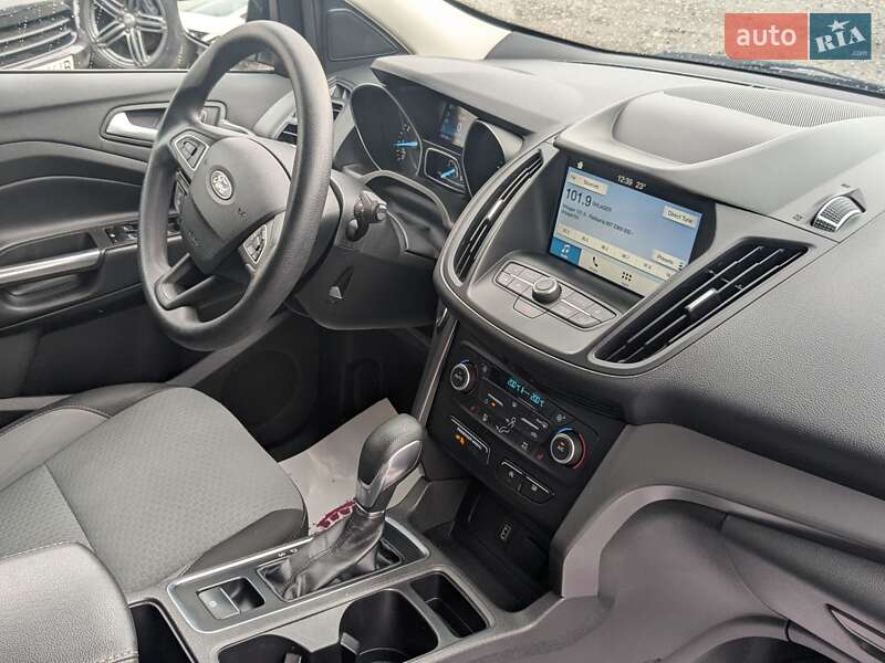 Внедорожник / Кроссовер Ford Escape 2018 в Киеве