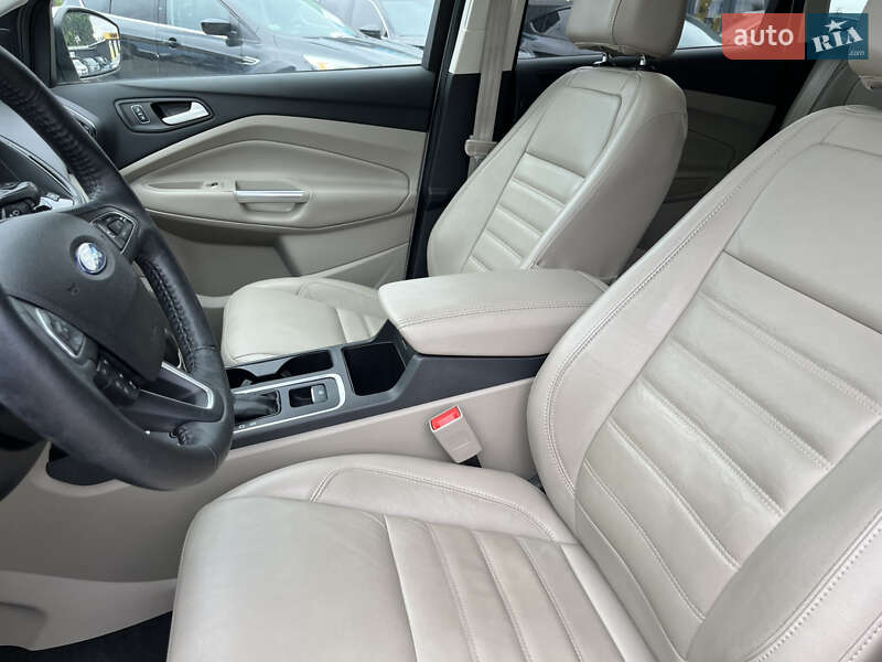 Внедорожник / Кроссовер Ford Escape 2016 в Львове