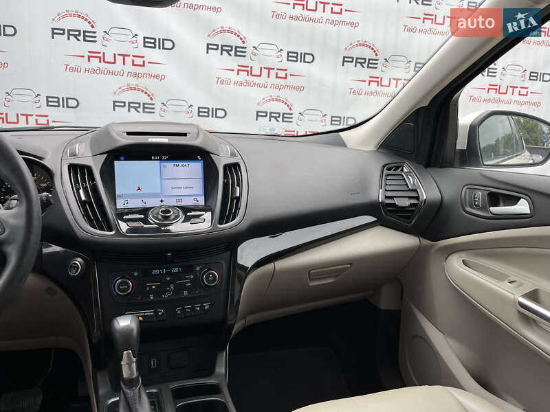 Внедорожник / Кроссовер Ford Escape 2016 в Львове