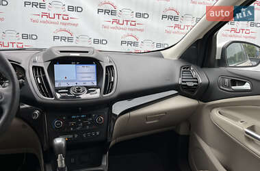 Внедорожник / Кроссовер Ford Escape 2016 в 