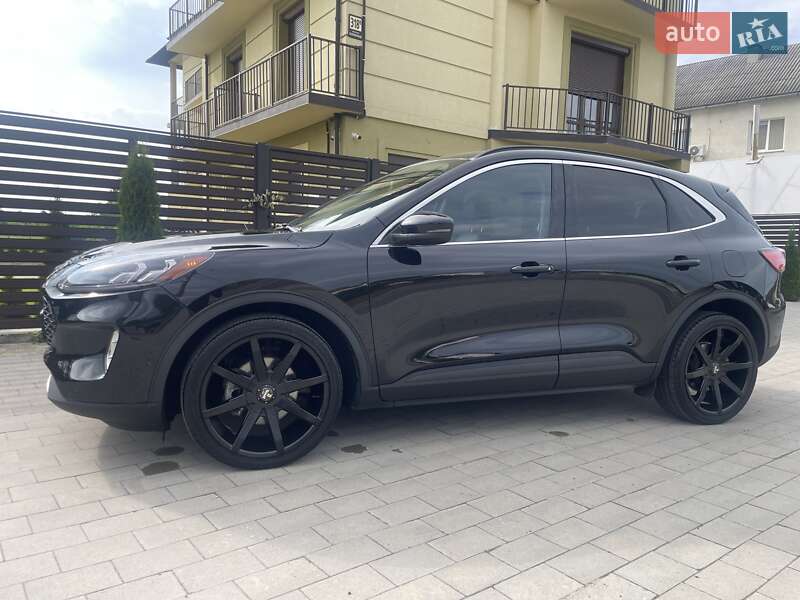 Внедорожник / Кроссовер Ford Escape 2020 в Ивано-Франковске