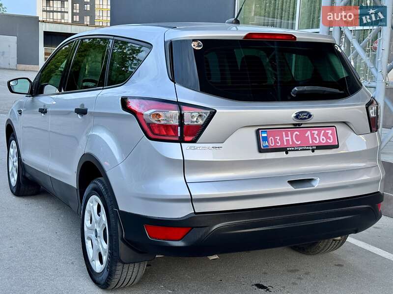 Позашляховик / Кросовер Ford Escape 2018 в Тернополі