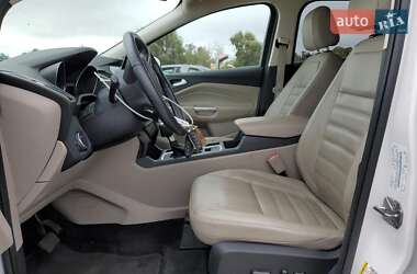 Внедорожник / Кроссовер Ford Escape 2017 в 