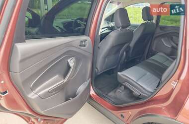Внедорожник / Кроссовер Ford Escape 2017 в 
