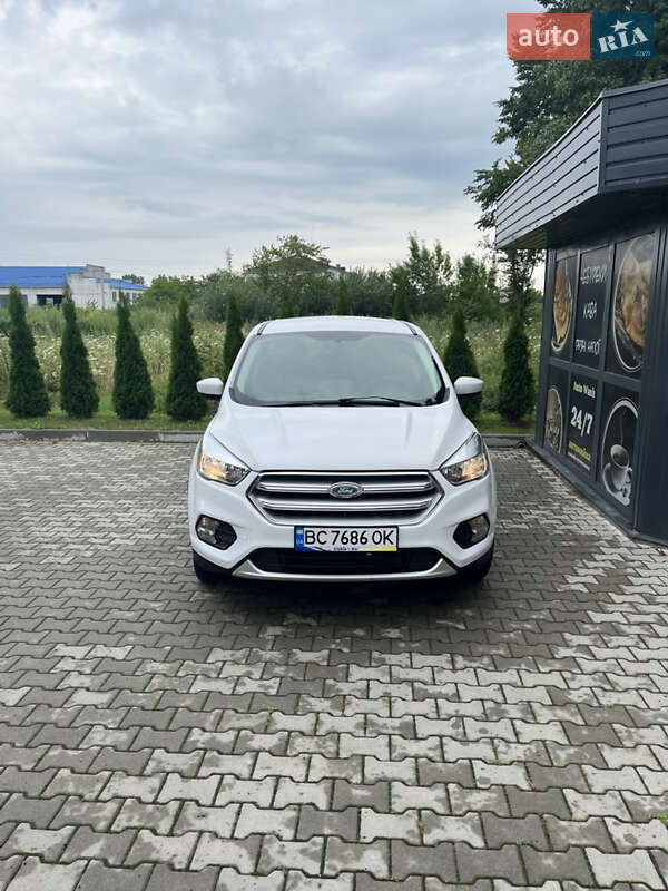 Позашляховик / Кросовер Ford Escape 2016 в Ходореві