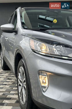 Внедорожник / Кроссовер Ford Escape 2022 в 
