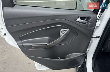 Внедорожник / Кроссовер Ford Escape 2017 в 