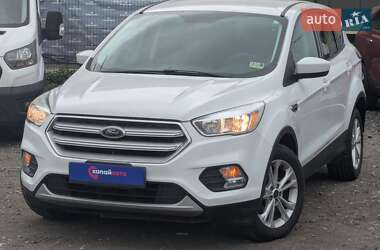Позашляховик / Кросовер Ford Escape 2016 в 