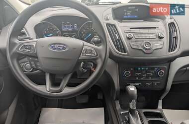 Позашляховик / Кросовер Ford Escape 2016 в 