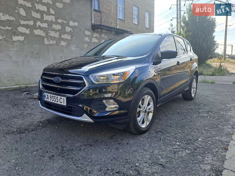 Внедорожник / Кроссовер Ford Escape 2016 в Киеве