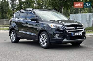 Позашляховик / Кросовер Ford Escape 2017 в Києві