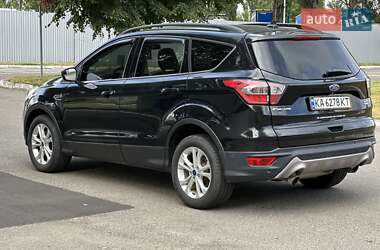 Внедорожник / Кроссовер Ford Escape 2017 в 