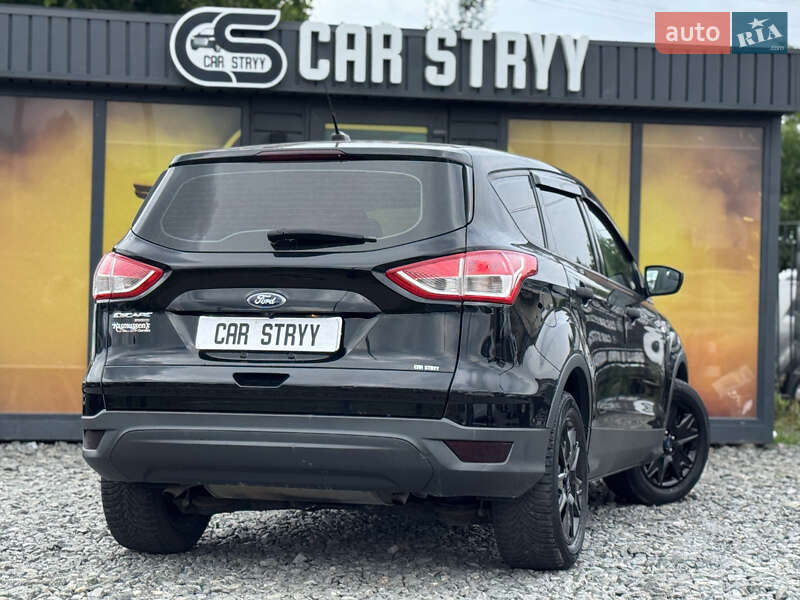 Позашляховик / Кросовер Ford Escape 2016 в Стрию