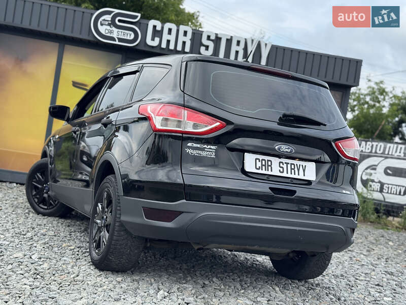 Позашляховик / Кросовер Ford Escape 2016 в Стрию