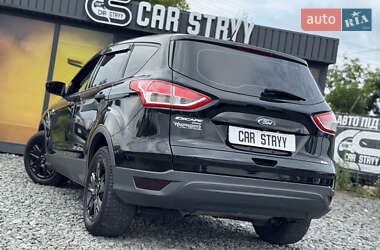 Внедорожник / Кроссовер Ford Escape 2016 в 