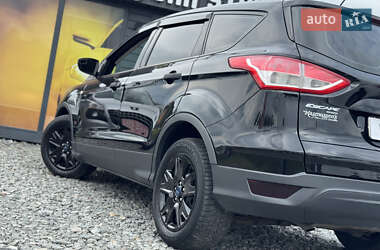 Внедорожник / Кроссовер Ford Escape 2016 в 