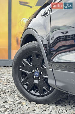 Внедорожник / Кроссовер Ford Escape 2016 в 