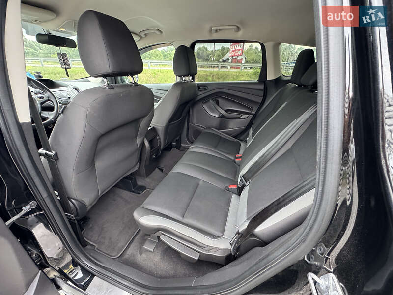 Позашляховик / Кросовер Ford Escape 2016 в Стрию